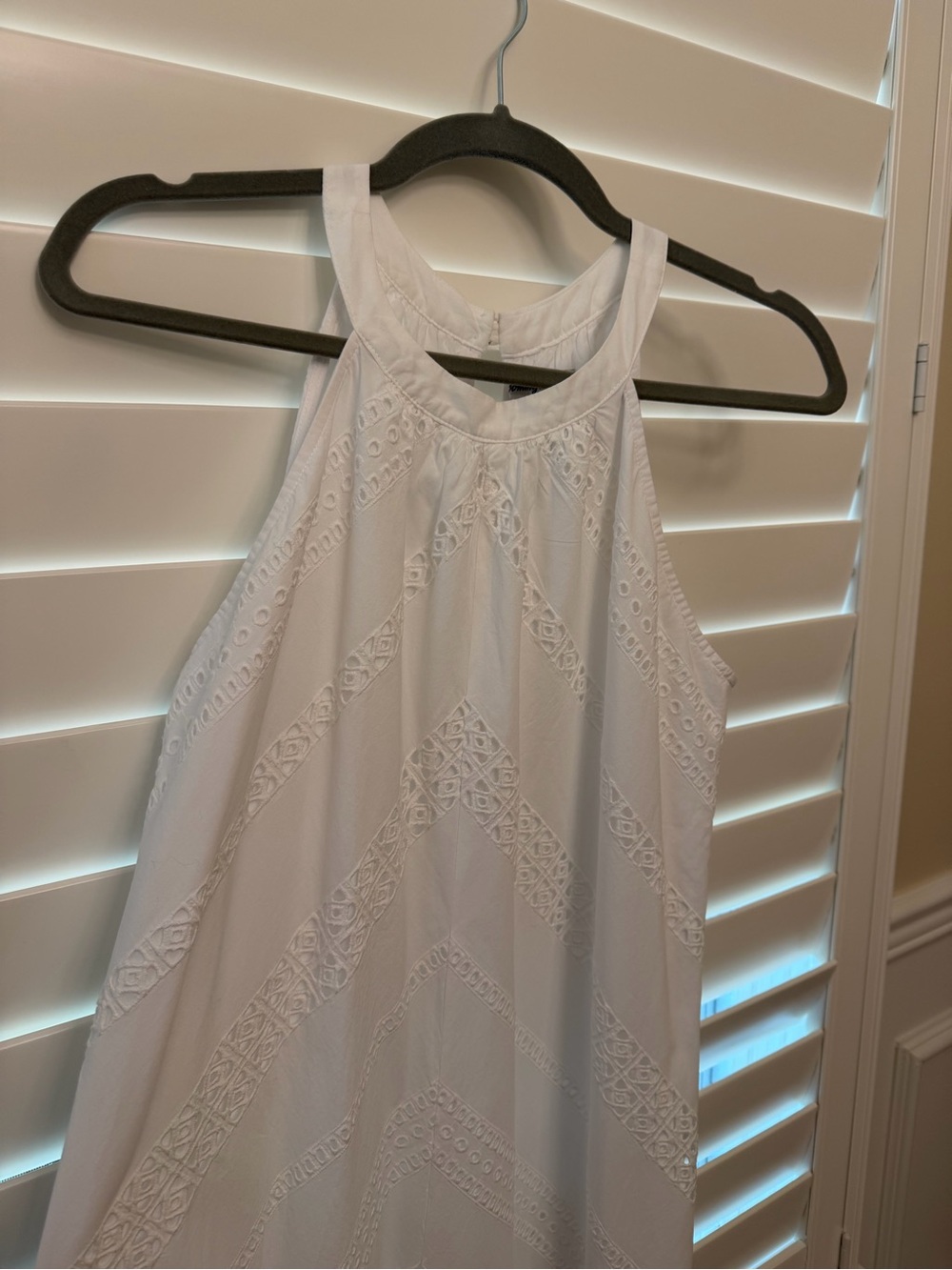 Tommy Bahama Resort Collection Bundle Includes Dress, Jeans, Shorts—Cruise - Picture 3 of 11
